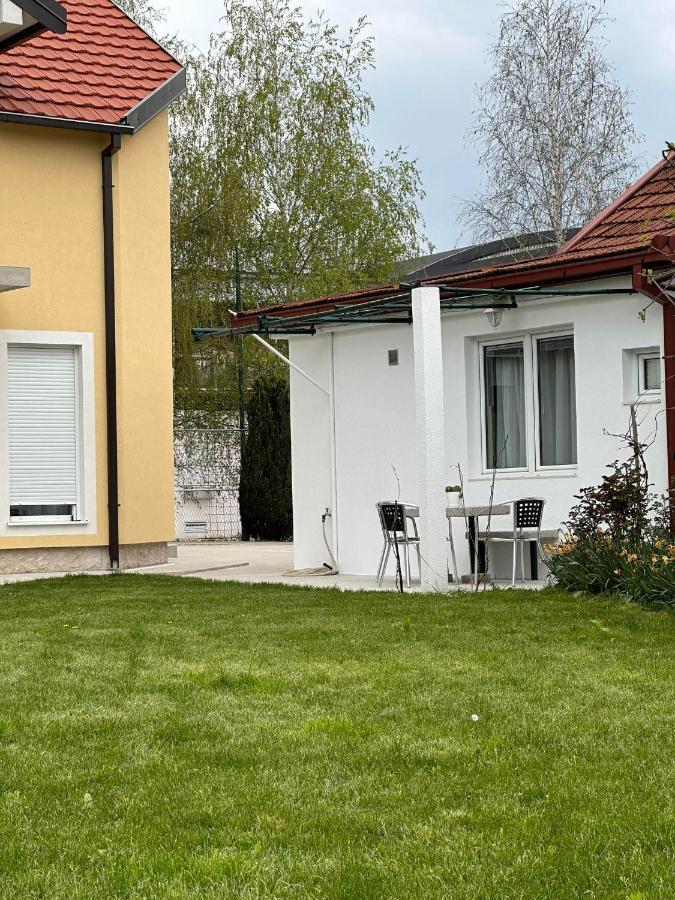 Apartmani Emily & Jully Nikšić Exteriör bild