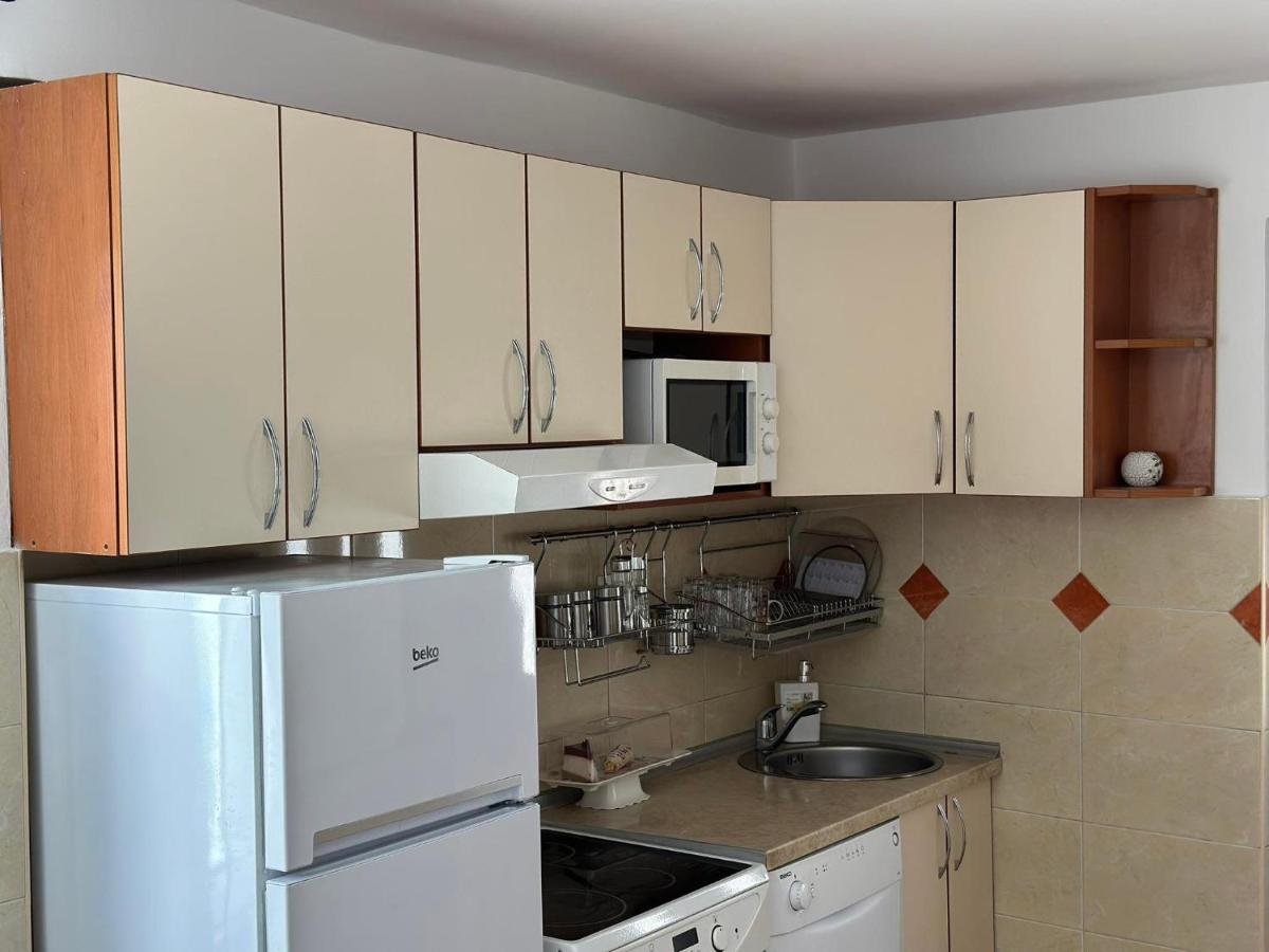 Apartmani Emily & Jully Nikšić Exteriör bild