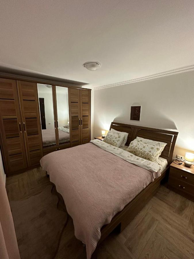Apartmani Emily & Jully Nikšić Exteriör bild