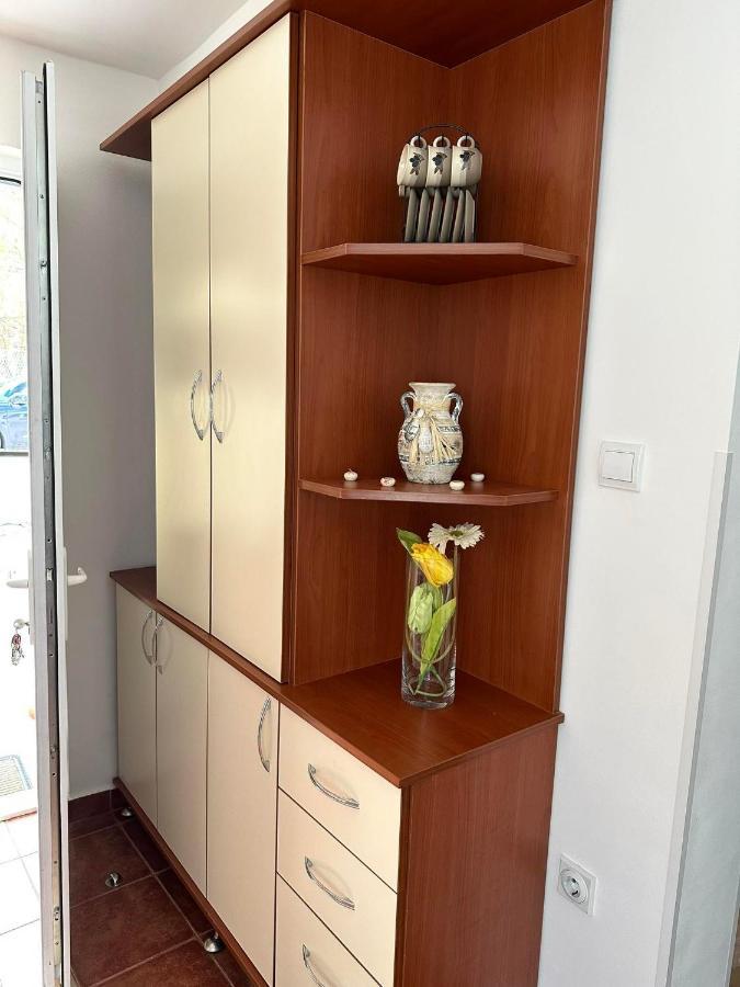 Apartmani Emily & Jully Nikšić Exteriör bild