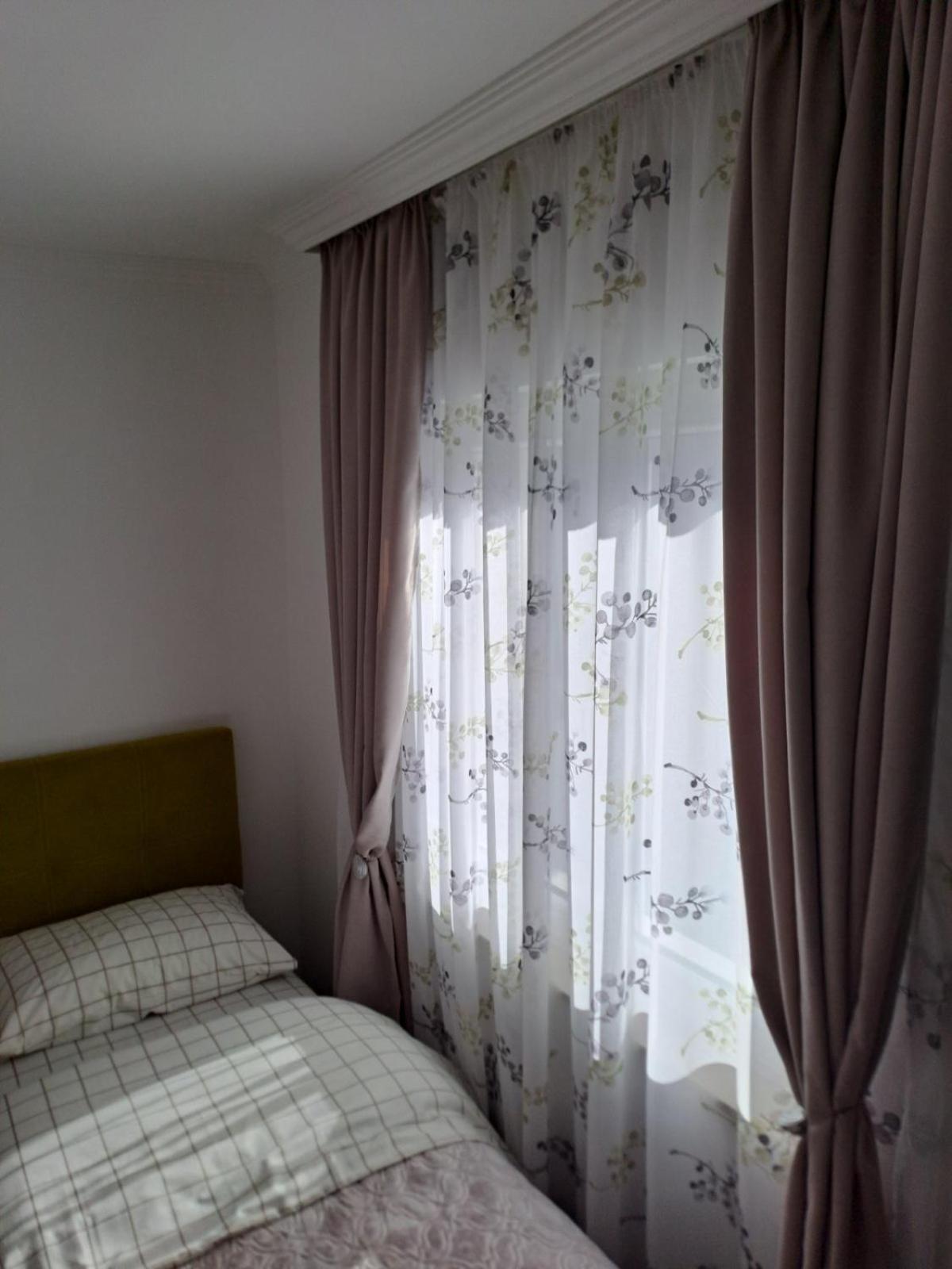 Apartmani Emily & Jully Nikšić Exteriör bild
