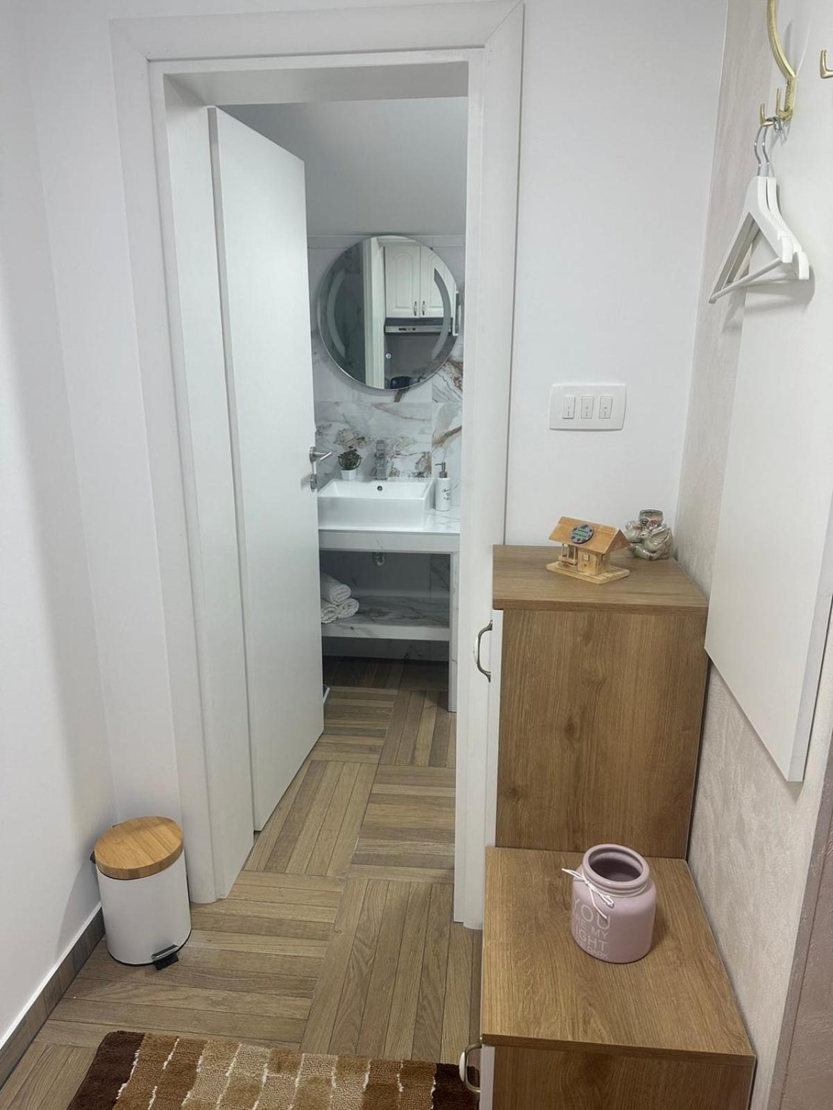 Apartmani Emily & Jully Nikšić Exteriör bild