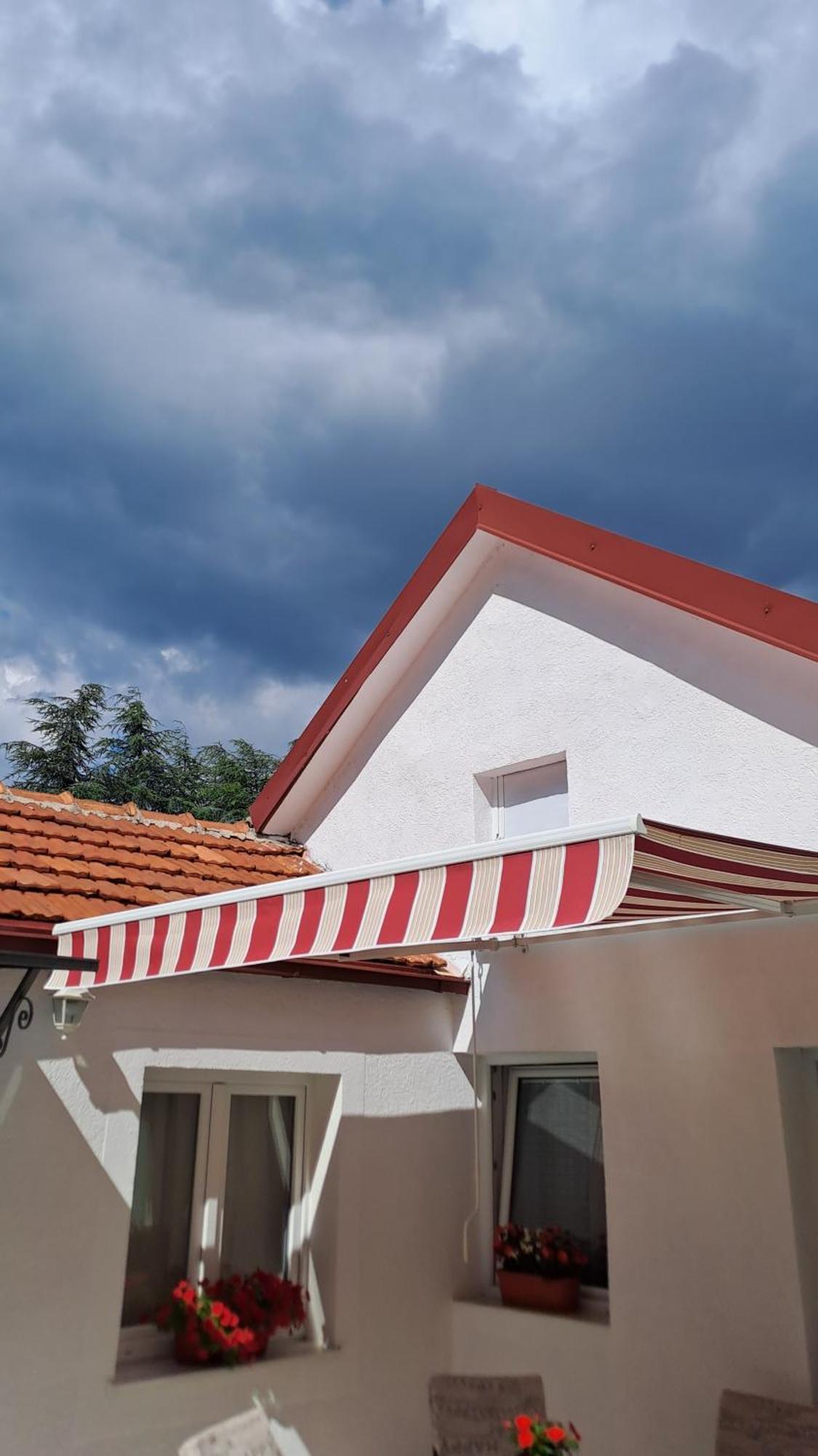 Apartmani Emily & Jully Nikšić Rum bild